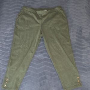 Ruby Rd. Forest Green Cropped Pants with Hem Buttons
